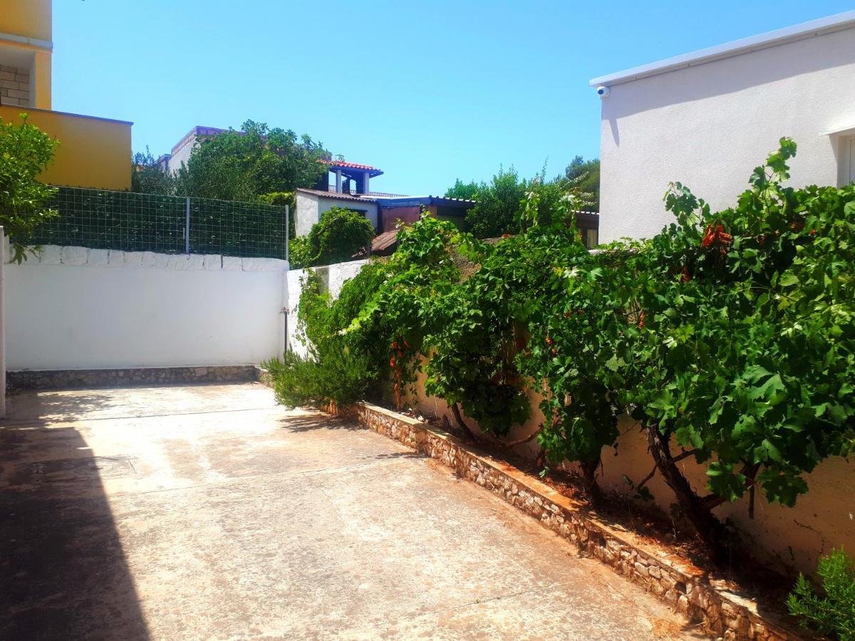 Grandpa Beach House Slatine Dış mekan fotoğraf